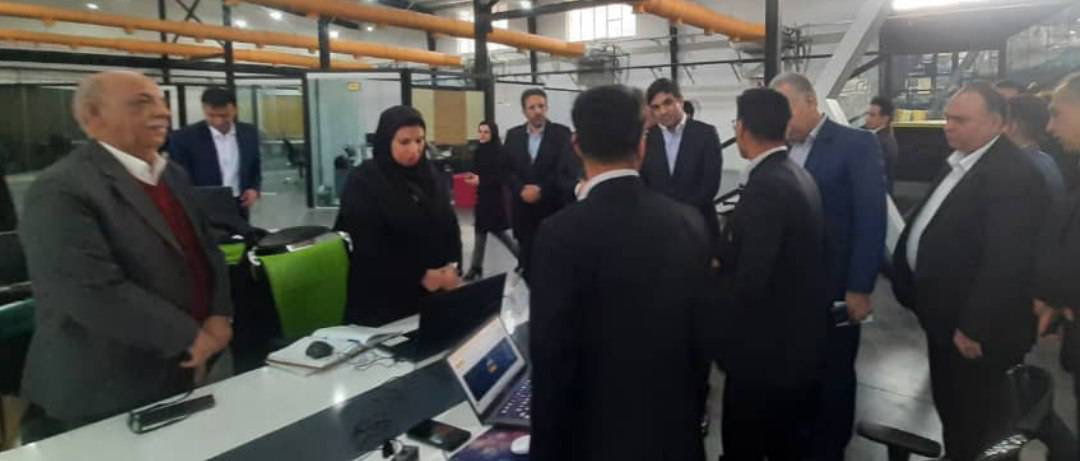 بازدید دکتر صدر از کارخانه نوآوری لرستان - تصویر ۳